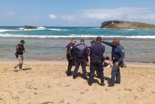 Hallan cuerpo de un hombre en playa de Loíza