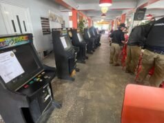 Cargan con 9 máquinas tragamonedas durante operativo de inspección