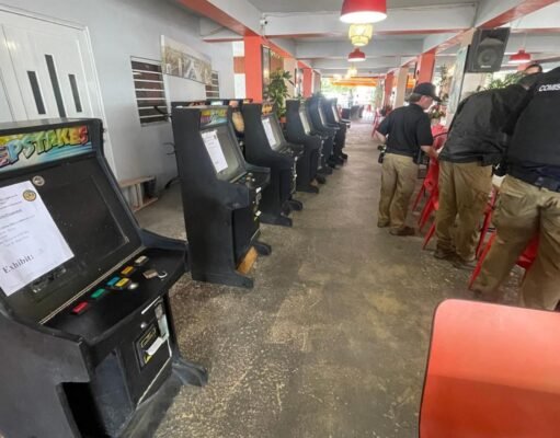Cargan con 9 máquinas tragamonedas durante operativo de inspección
