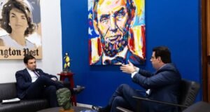 Domenech rechaza señalamientos de exsecretario del DDEC ante el FEI