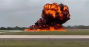Mueren piloto y copiloto tras estrellarse avión privado en aeropuerto de La Romana