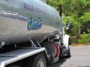 AAA envía camiones cisternas a comunidades en Sabana Grande