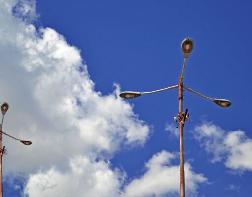 Listo el Reglamento para que los municipios reparen alumbrado eléctrico