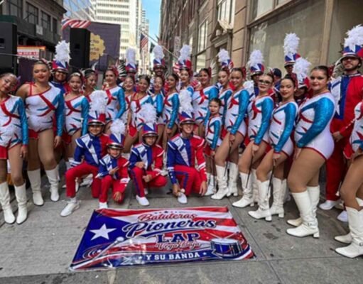 Batuteras de Bayamón representan a Puerto Rico en la Gran Parada Puertorriqueña de Nueva York