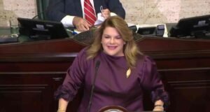 Gobernadora conmemora los 250 años de Estados Unidos con llamado a la estadidad