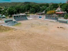 Continúan trabajos de remodelación de parque deportivo en Guánica