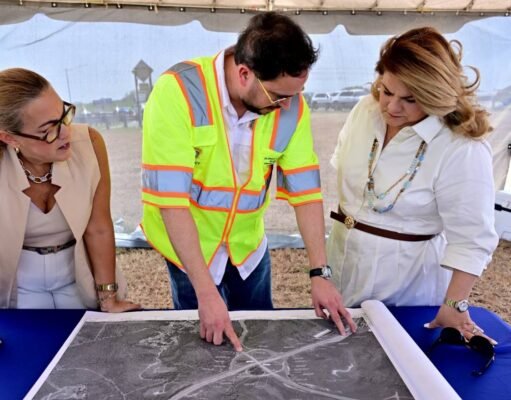 Gobernadora coloca ‘primera piedra’ para reconstruir tramo de PR-52 en Ponce