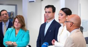 Gobernadora y comisionado confían en acuerdo bipartita sobre fondos de Medicaid