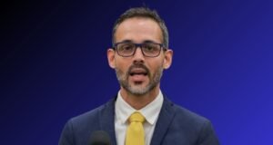 Vivienda nombra en destaque a renunciante de OGPe