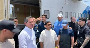 Sale vuelo con ayuda humanitaria a Venezuela