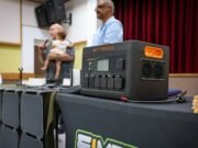 Entregan baterías eléctricas a 65 familias viequenses de escasos recursos