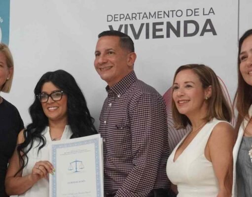 Alcalde de Toa Alta exige a Vivienda revertir cancelación de proyecto