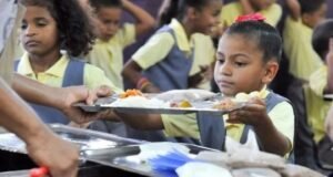 Presentan resolución para conocer manejo de excedentes de alimentos en escuelas