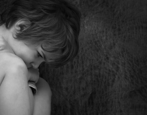Arrestan a dos hombres por explotación sexual infantil de menor de 5 años