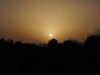 Polvo del Sahara mantiene cielo brumoso y clima seco