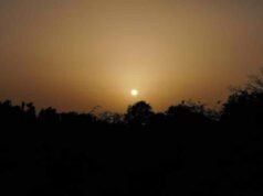 Polvo del Sahara mantiene cielo brumoso y clima seco