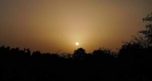 Polvo del Sahara mantiene cielo brumoso y clima seco