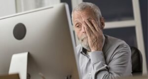 Senado aprueba medida para capacitar a adultos mayores en tecnología