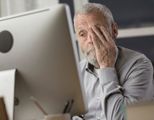 Senado aprueba medida para capacitar a adultos mayores en tecnología