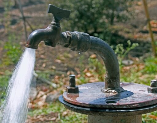 Agencias alertan de venta de agua de pozo ilegal