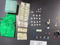 Arrestan a dos hombres durante intervención por drogas en residencial de Ponce