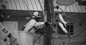Miles de sureños continúan sin electricidad