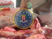 Acusan planta de ganaderos de descargar sangre y desperdicios animales al mar