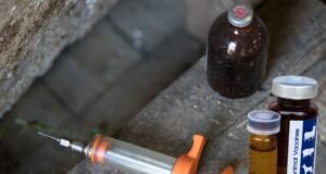 Causa para arrestar a dueño de agrocentro por venta y posesión de medicamentos ilegales