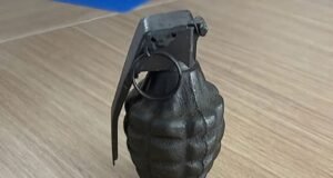 Encuentran granada en tienda de Bayamón