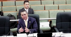 Zar de Energía dice a legislador que “por eso está en minoría”