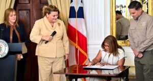 Acuerdo busca acelerar reconstrucción del balneario de Punta Santiago