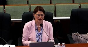 Exdirectora de la AEE califica de “tipo dictatorial” supervisión de Josué Colón