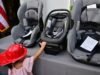 Entregan asientos protectores para la seguridad del niño pasajero