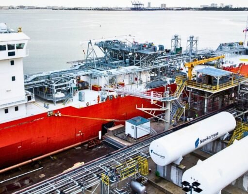 Sin evidencia de que el Amur River pueda atracar sin invadir canal federal
