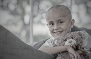 Llamado a prestar atención a síntomas de cáncer infantil