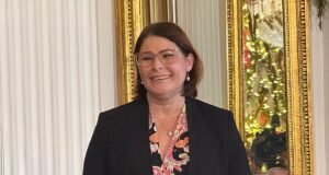 Renuncia directora ejecutiva de la AEE en medio de controversia por Power Expectations