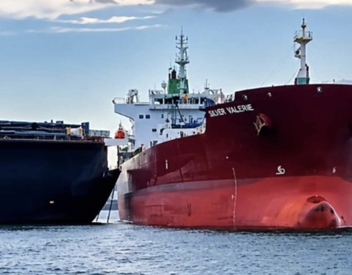 Embarcación de combustible se mueve y choca con otro barco en Muelle de San Juan