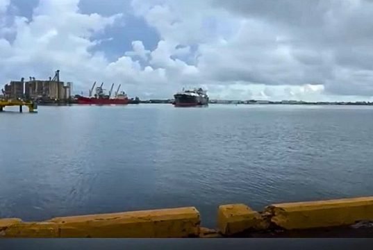 Gobierno evalúa recuperar costo de utilizar el diésel de la Central San Juan por la demora de la barcaza