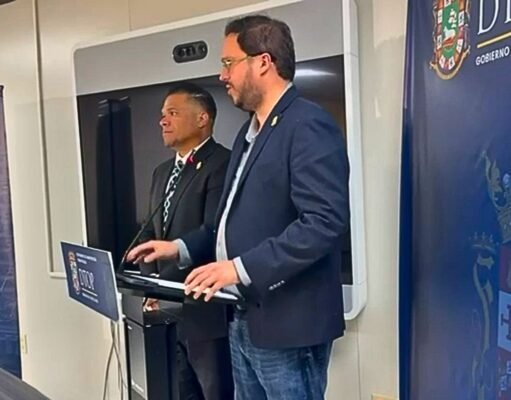 DTOP investiga denuncias de cobros de hasta $2,000 para registrar vehículos en CESCO