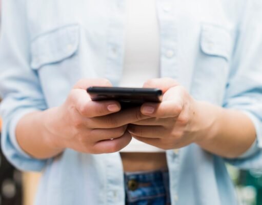 AAA notificará a sus abonados sobre averías y servicios mediante WhatsApp y correo electrónico