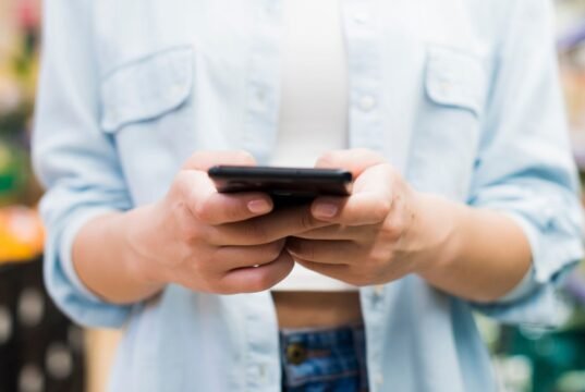 AAA notificará a sus abonados sobre averías y servicios mediante WhatsApp y correo electrónico