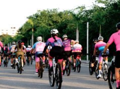Hombres Reales Visten de Rosa pedalea en pro pacientes con cáncer